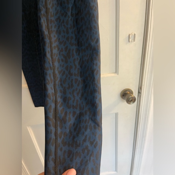 Ultracor Animal Print Blue Black Leggings Size Medium - Picture 2 of 5